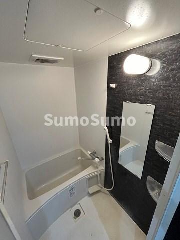 バス・シャワールーム　落ち着いた空間のお風呂です