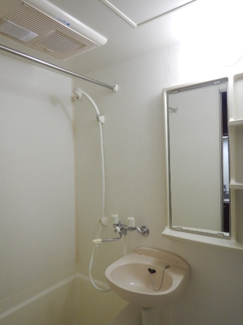 バス・シャワールーム　ゆったり過ごせるお風呂です