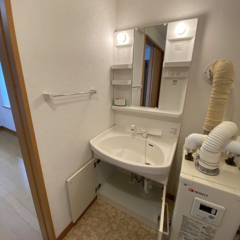 洗面設備　使いやすい洗面所です