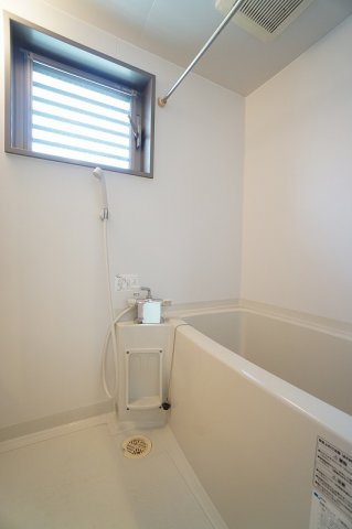 バス・シャワールーム　※同型タイプの為、現状優先