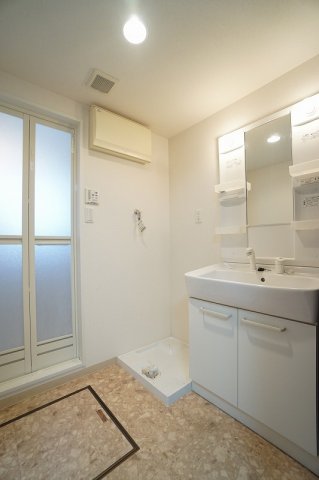 洗面設備　※同型タイプの為、現状優先