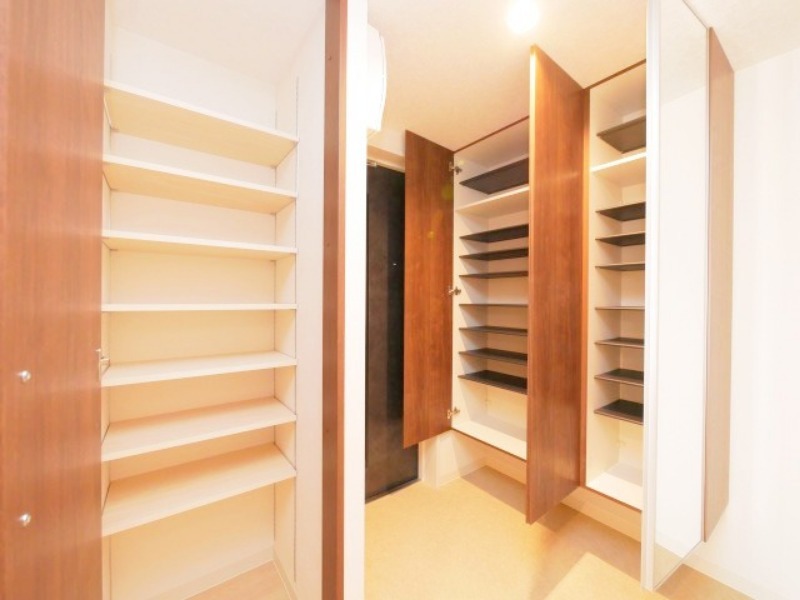 玄関　玄関スペースでございます！