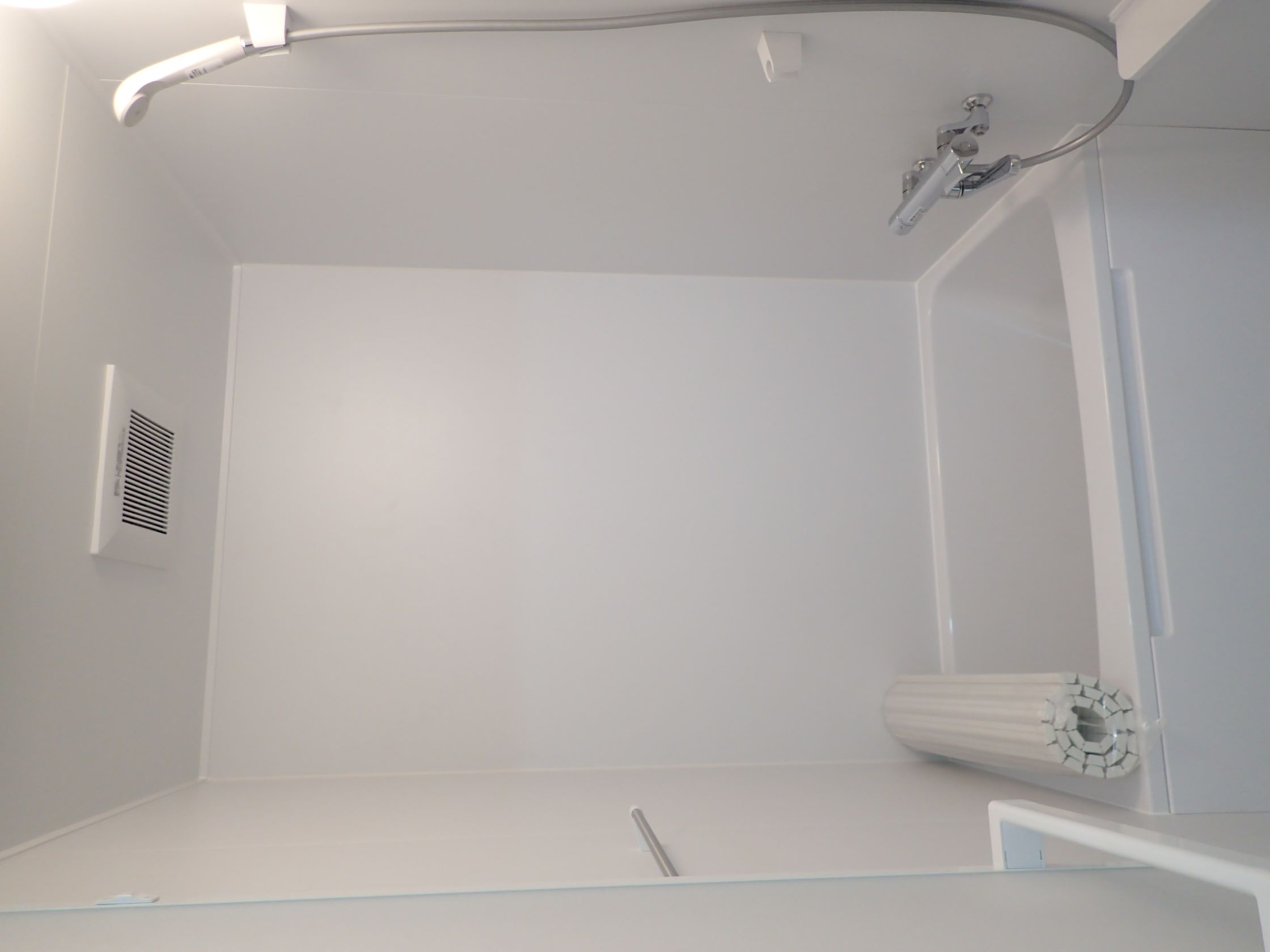 バス・シャワールーム　浴室も新品です