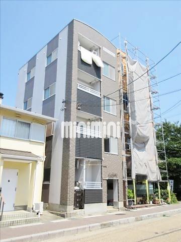 建物外観　鉄骨造のマンション