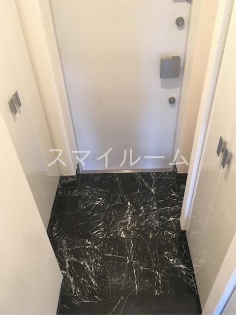 玄関　別部屋参考写真となります。