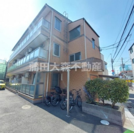 建物外観　2006年1月築　鉄骨造地上3階建て総戸数12戸オートロック