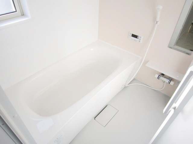 バス・シャワールーム　※同建物の類似写真となります。