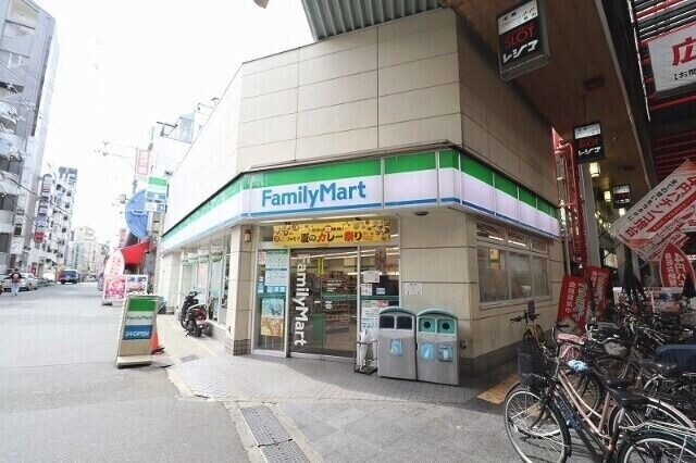 コンビニ　ファミリーマート布施足代北店（コンビニ）まで275m