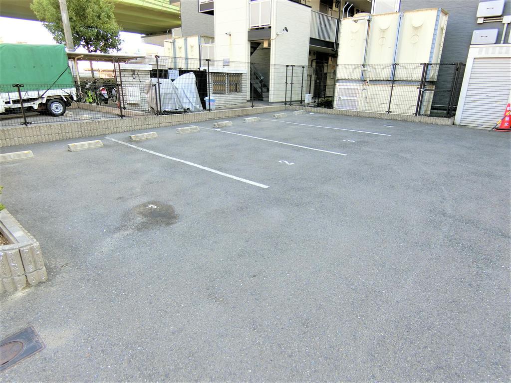 駐車場　敷地内に駐車場を完備です☆（要確認）
