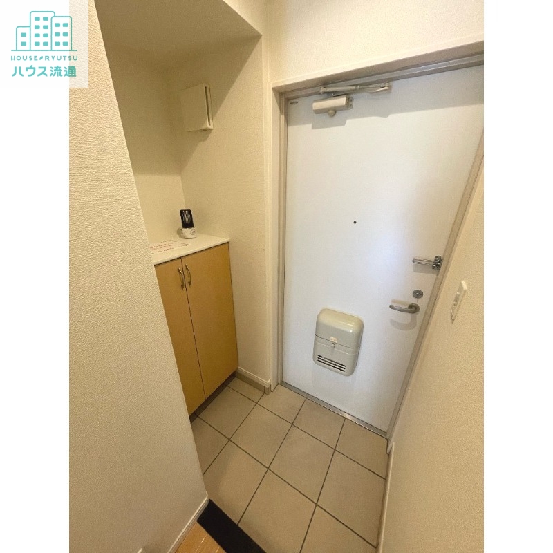 玄関　※別号室の写真になります。