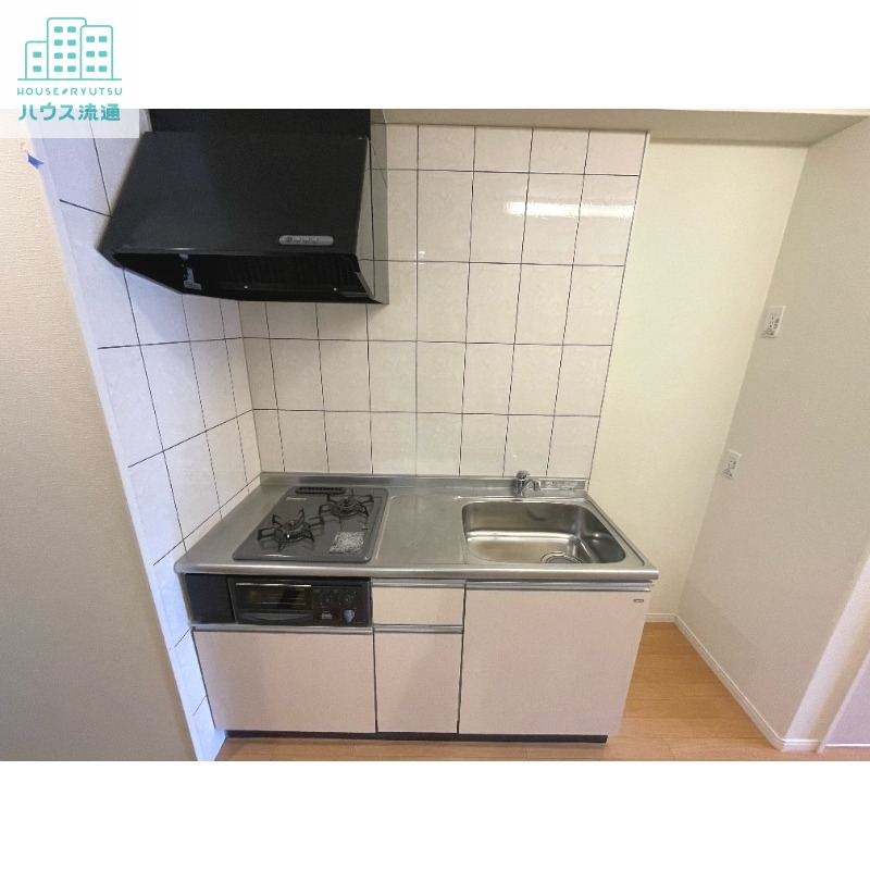 キッチン　※別号室の写真になります。