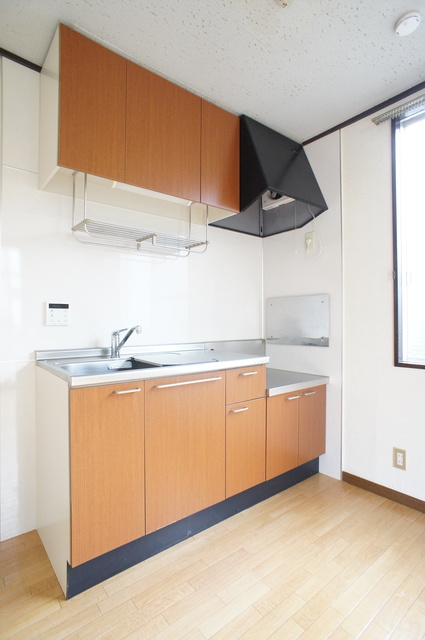 キッチン　上下に収納があるので使い勝手の良いキッチンです！！