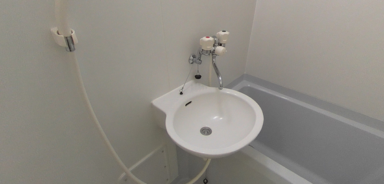洗面設備　※別号室の写真です