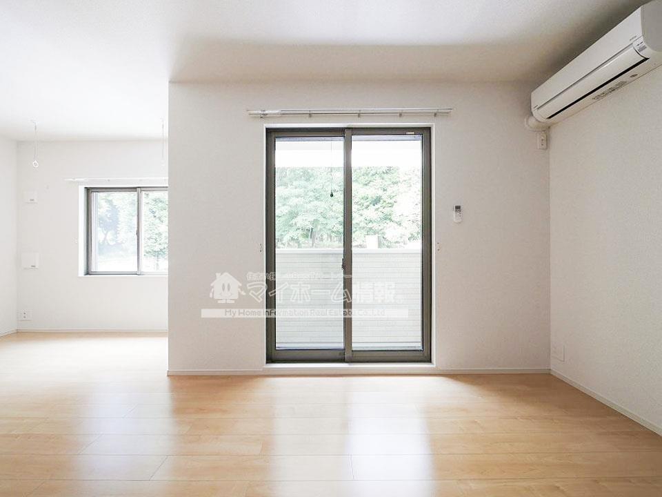 その他　エアコン付きリビング