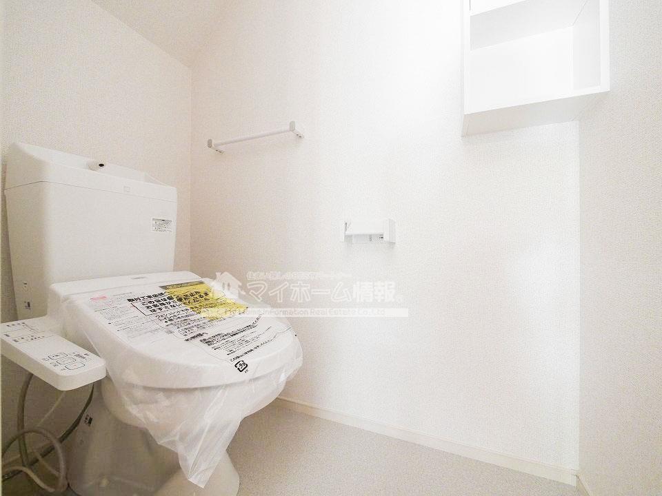 トイレ　温水洗浄暖房便座