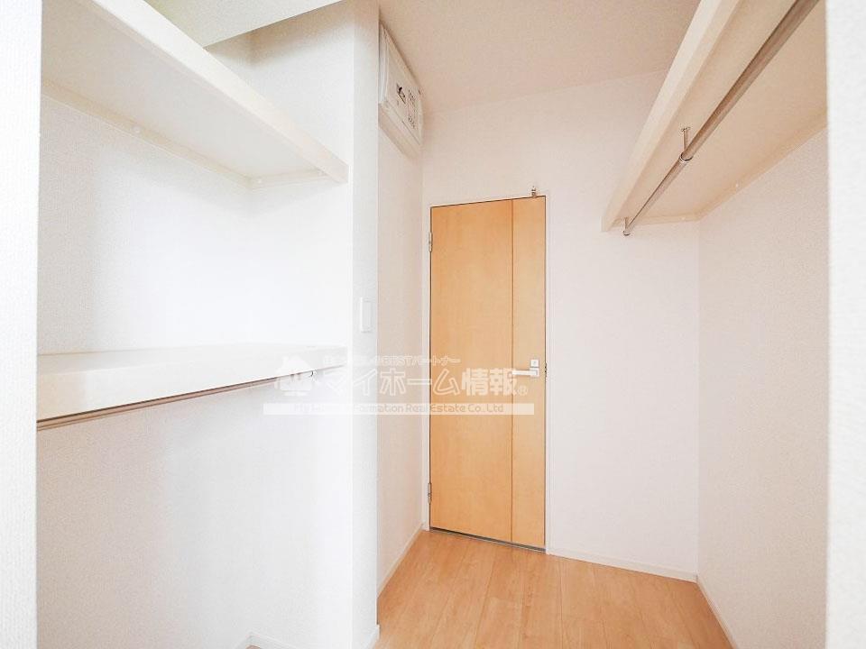 収納　ウォークインクローゼット