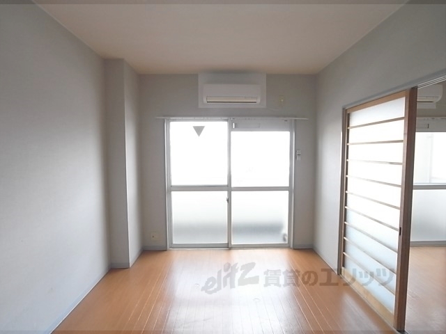 居室・リビング　洋室