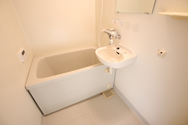 バス・シャワールーム　別室の参考写真です。※現況優先