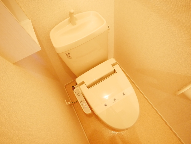 トイレ　★温水洗浄便座付きトイレです★