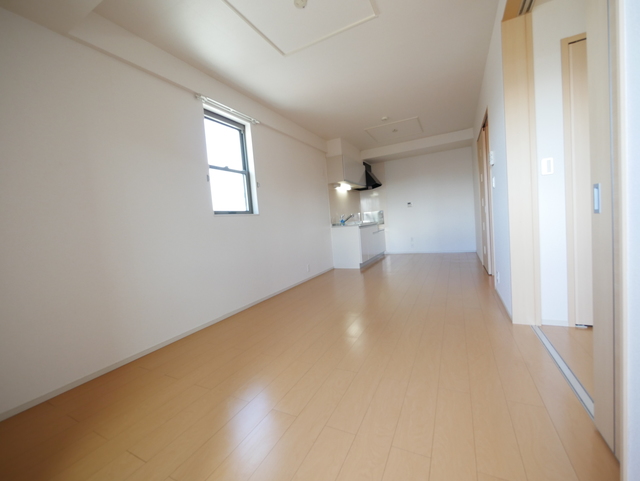 居室・リビング　★明るいリビングの写真です★