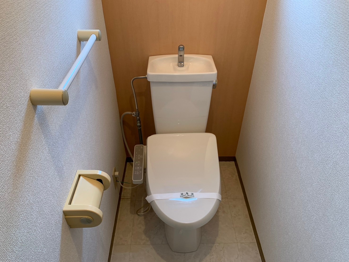 トイレ　別室参考写真となります。