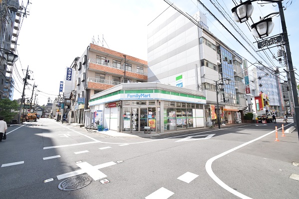 コンビニ　ファミリーマート草加氷川町店（コンビニ）まで444m