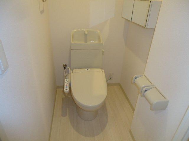 トイレ　温水洗浄便座