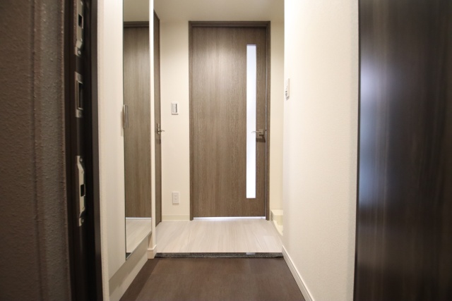 玄関　※別室の参考写真の為、現況優先です。