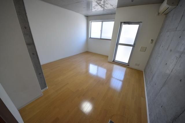 居室・リビング　エアコン付き洋室