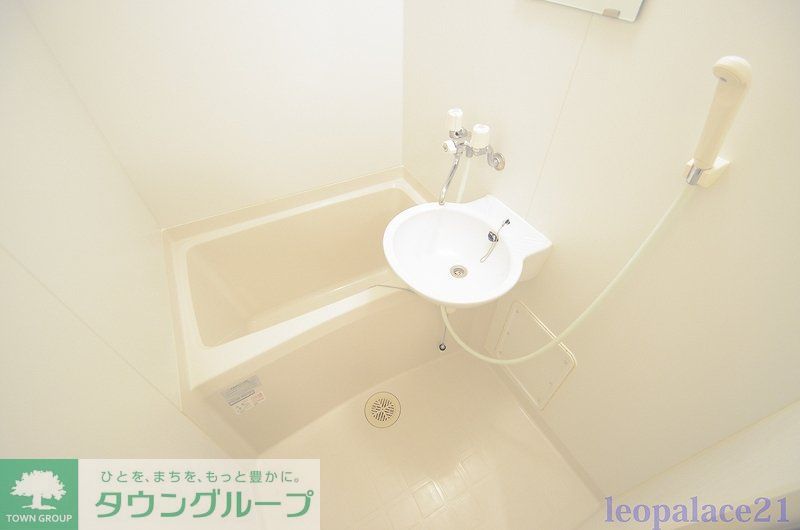 バス・シャワールーム　同タイプ写真