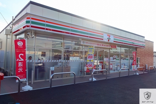 コンビニ　セブンイレブン（コンビニ）まで1900m