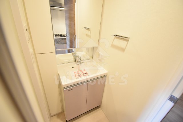 洗面設備　使いやすい独立洗面台です