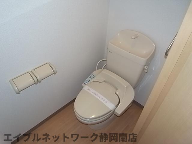 トイレ　落ち着いたトイレです