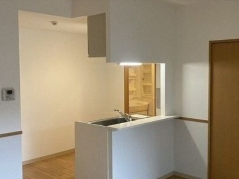 居室・リビング　退去予定につき同タイプ別号室の画像です。