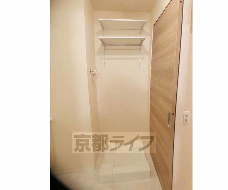 その他設備　収納棚付き