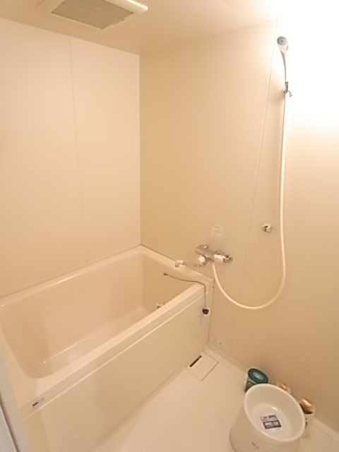 バス・シャワールーム　写真は他号室のものです。