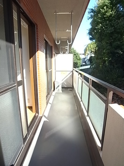バルコニー　写真は他号室のものです。