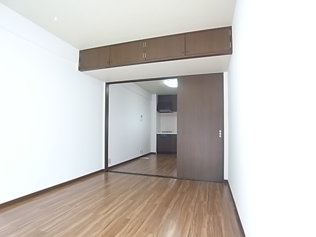 居室・リビング　写真は他号室のものです。