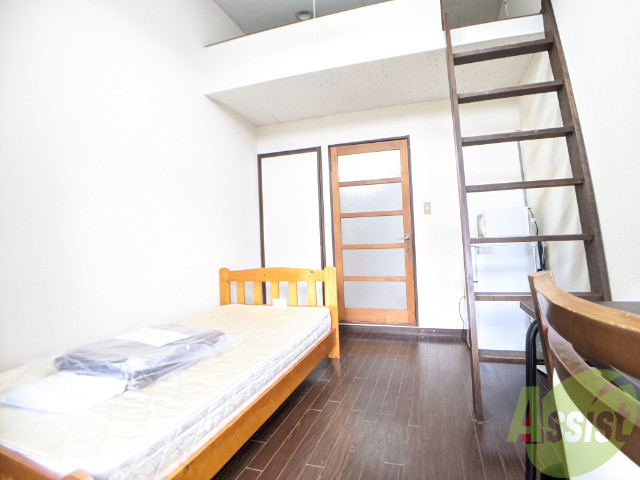 その他部屋・スペース　フローリングなので、お掃除がしやすそうですね。