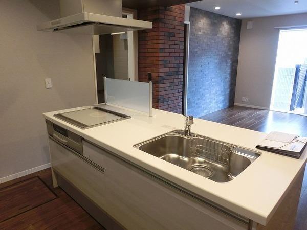 キッチン　３口ＩＨコンロ付きシステムキッチン！