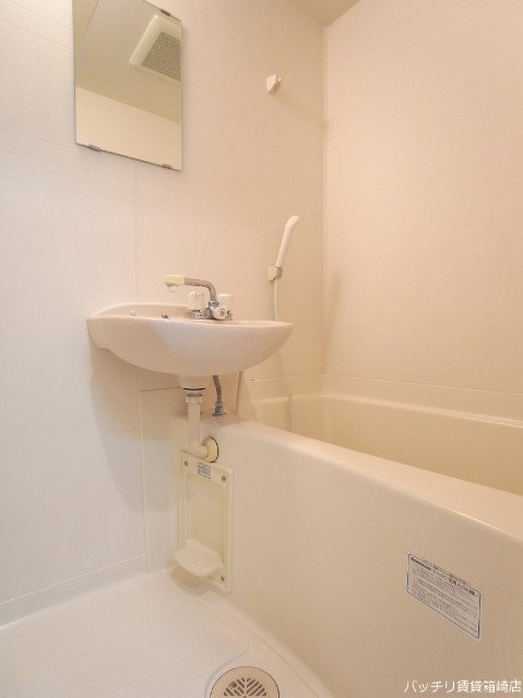 バス・シャワールーム　別部屋の為現状優先