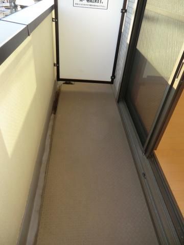 バルコニー　明るいバルコニー完備です