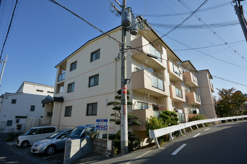 建物外観　サンローズマンション