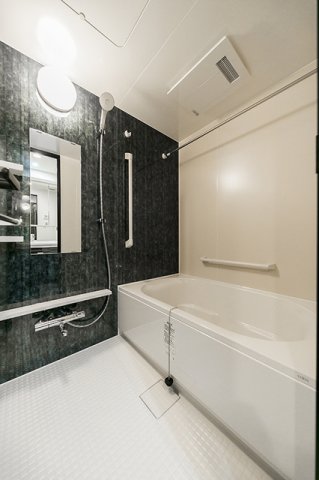 バス・シャワールーム　※写真は同タイプ住戸です。
