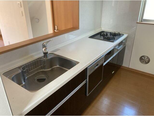 キッチン　広々使える快適な調理スペースです♪