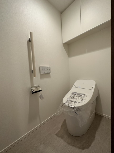 トイレ　※写真は同タイプ住戸です。