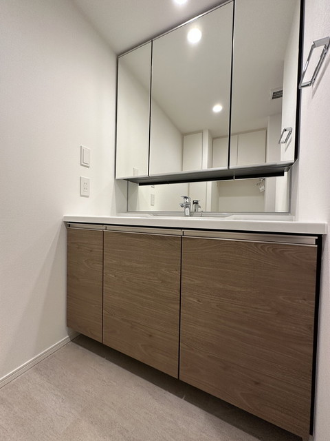 洗面設備　※写真は同タイプ住戸です。