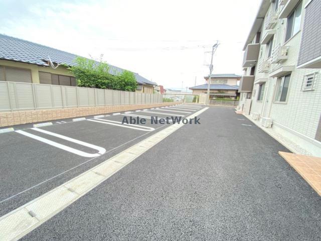 駐車場　駐車場