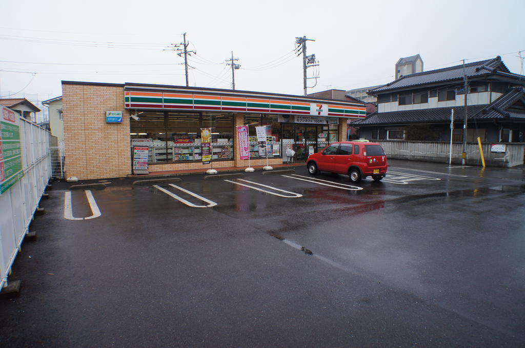 コンビニ　セブンイレブン宇都宮末広店（コンビニ）まで562m