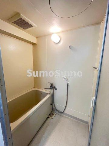 バス・シャワールーム　落ち着いた空間のお風呂です